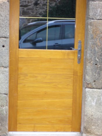 Porte vitrée en bois